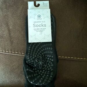 2 Pack GAIAM Black Grippy Fit Yoga Socks